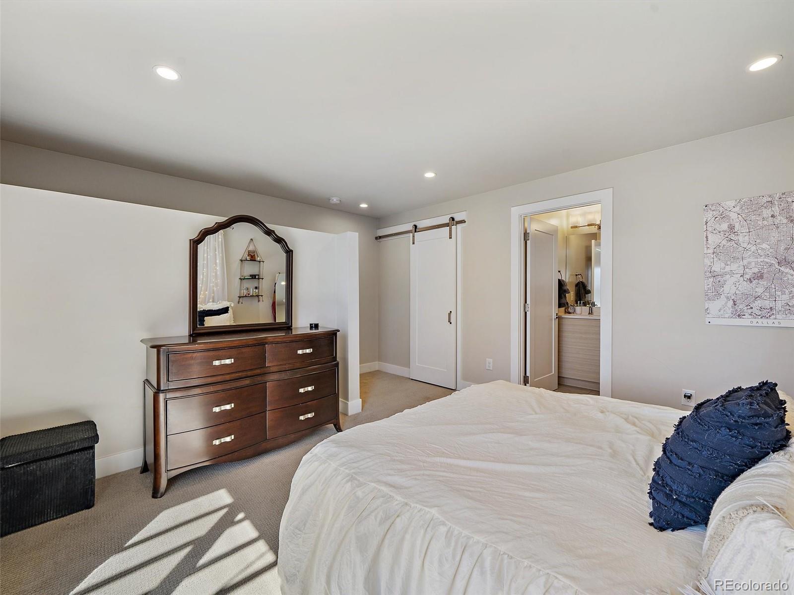 3875 E 4th Avenue Unit: 2