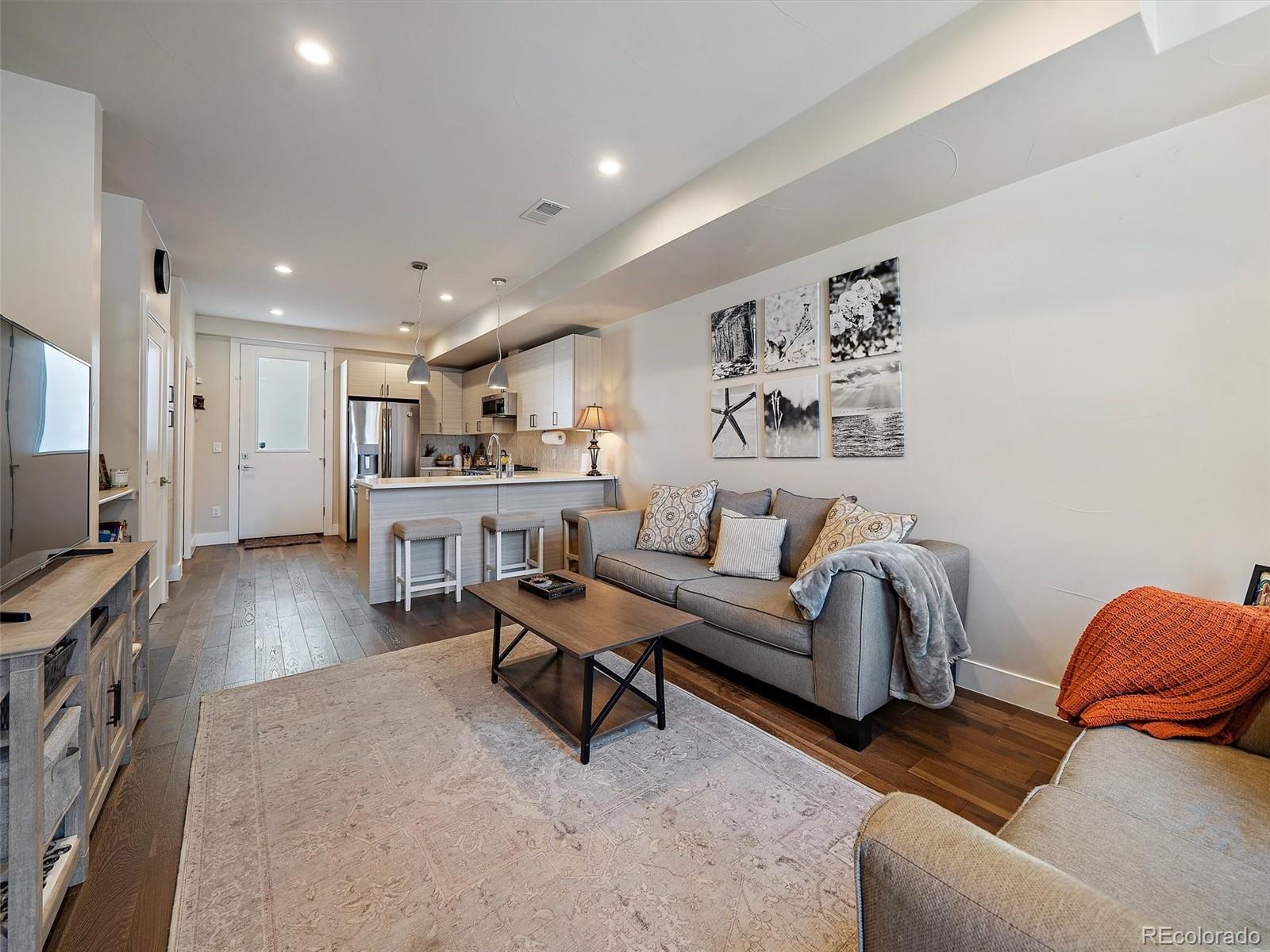 3875 E 4th Avenue Unit: 2