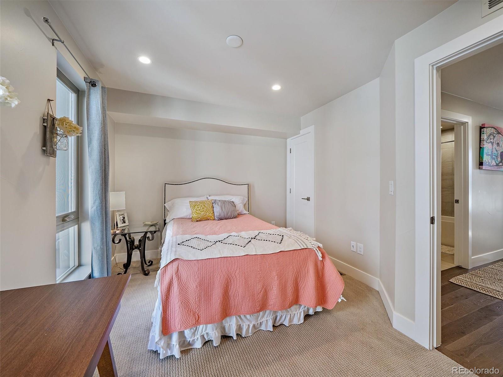 3875 E 4th Avenue Unit: 2