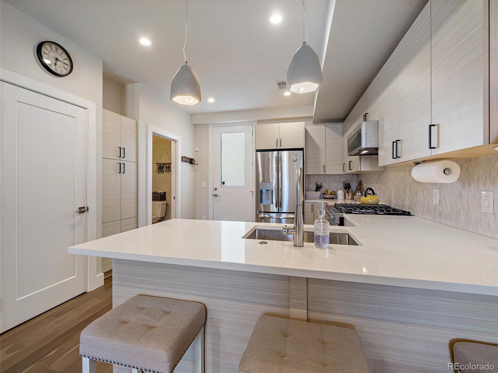 3875 E 4th Avenue Unit: 2