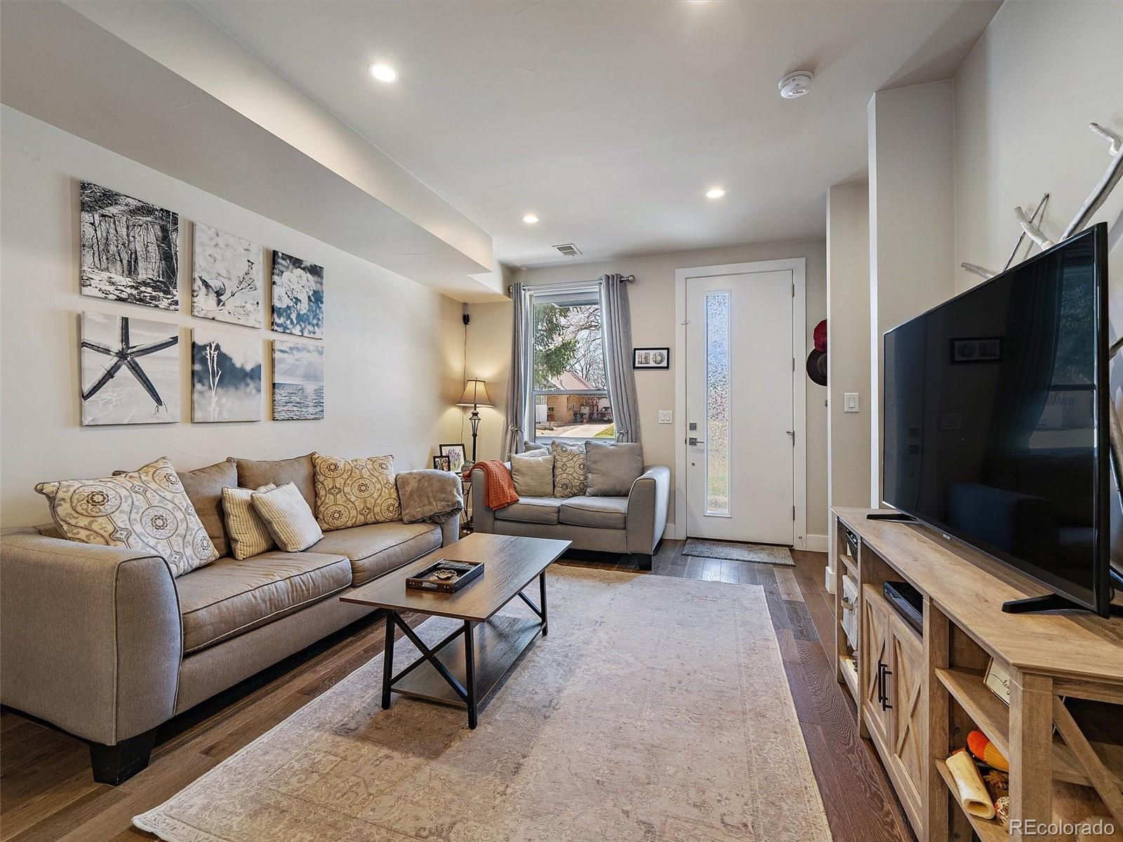 3875 E 4th Avenue Unit: 2