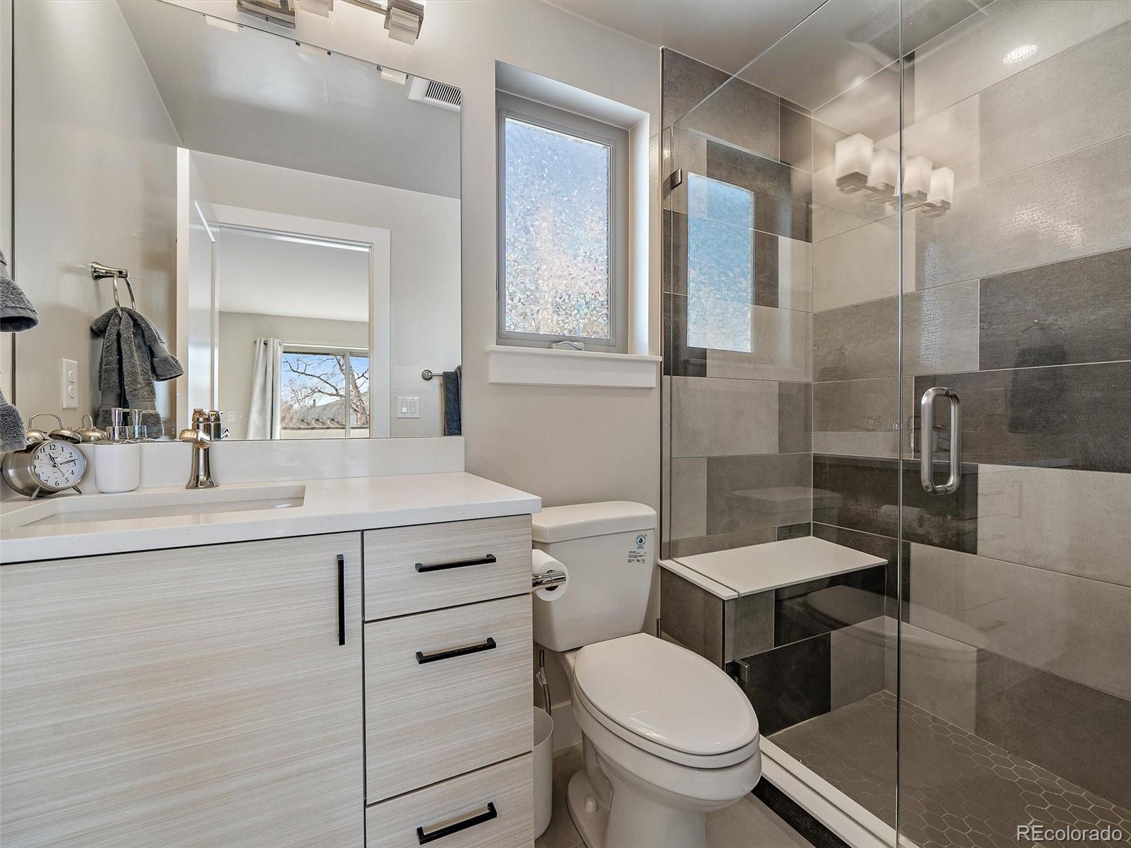 3875 E 4th Avenue Unit: 2