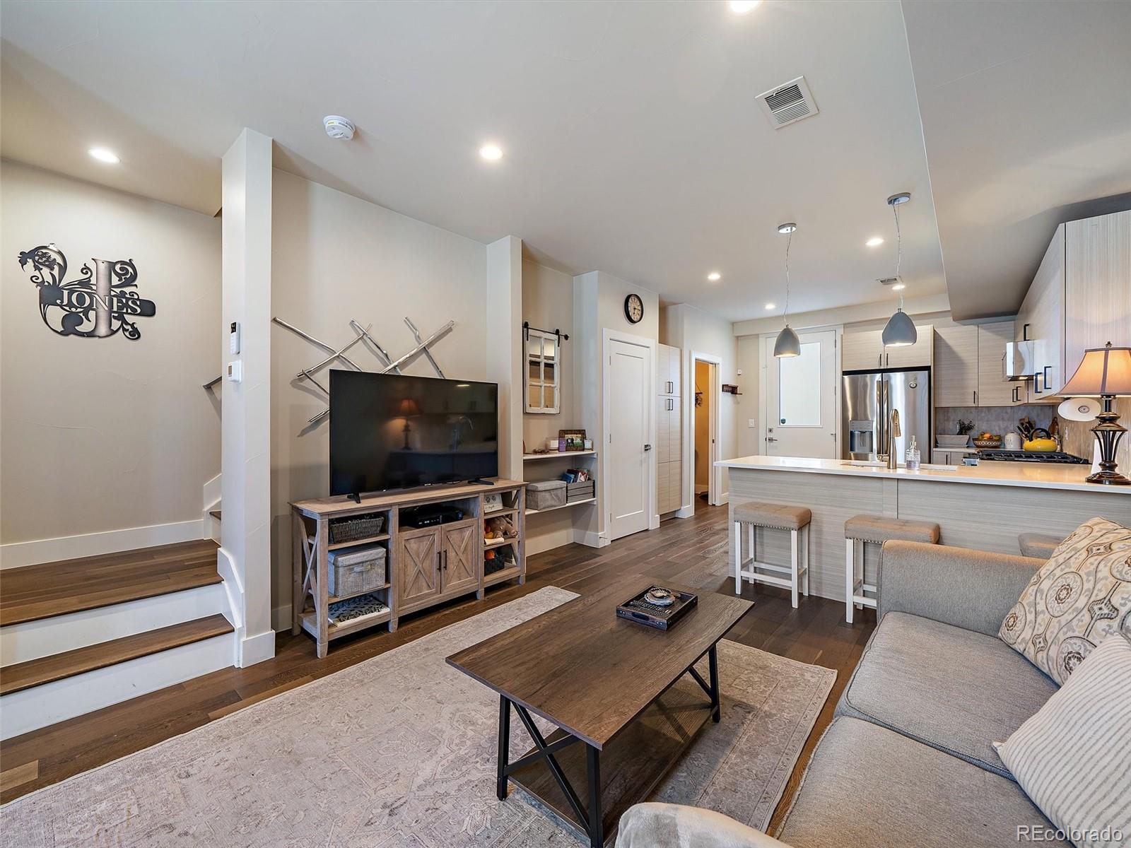 3875 E 4th Avenue Unit: 2