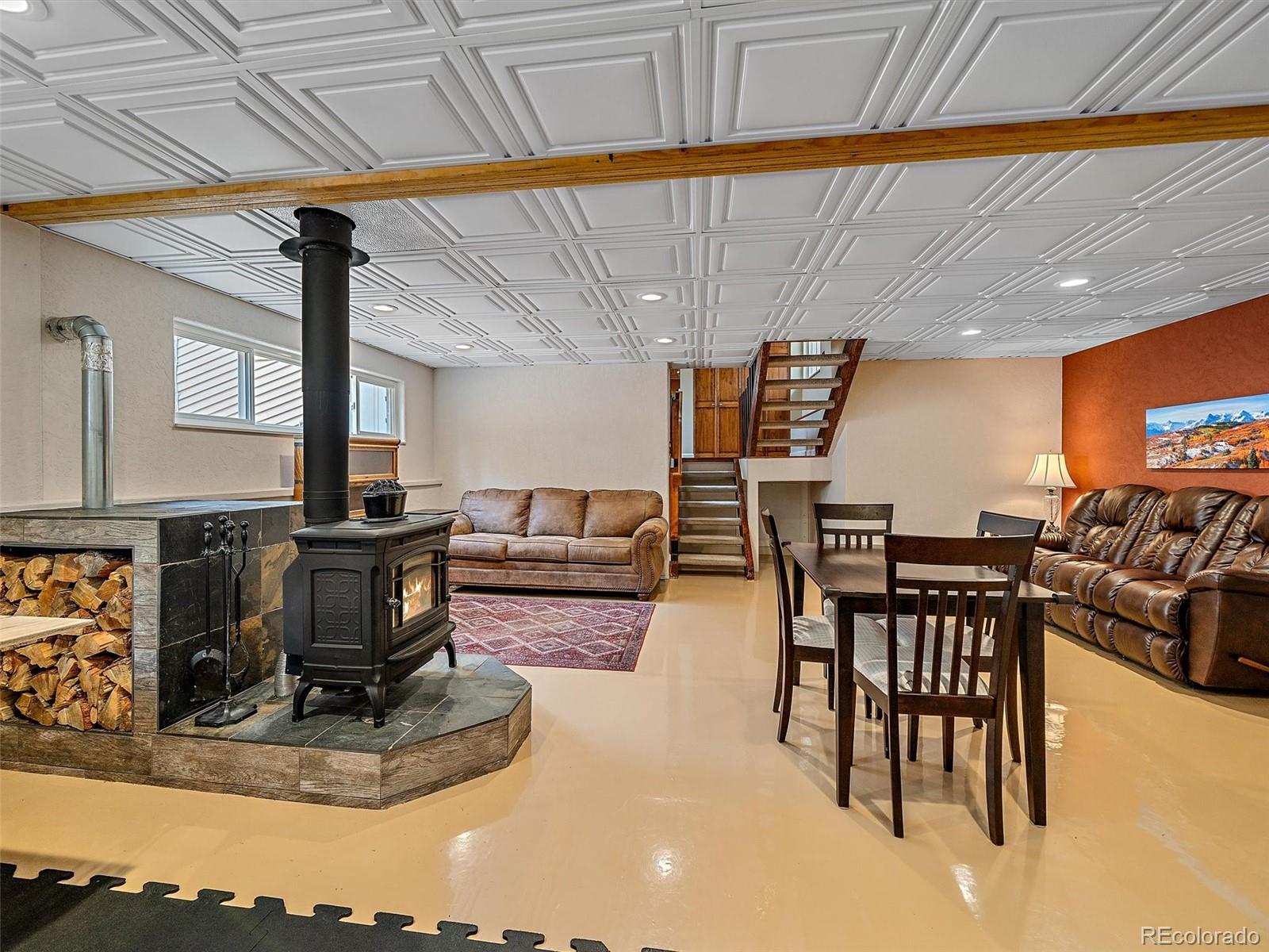 7585 Native Dancer Trail