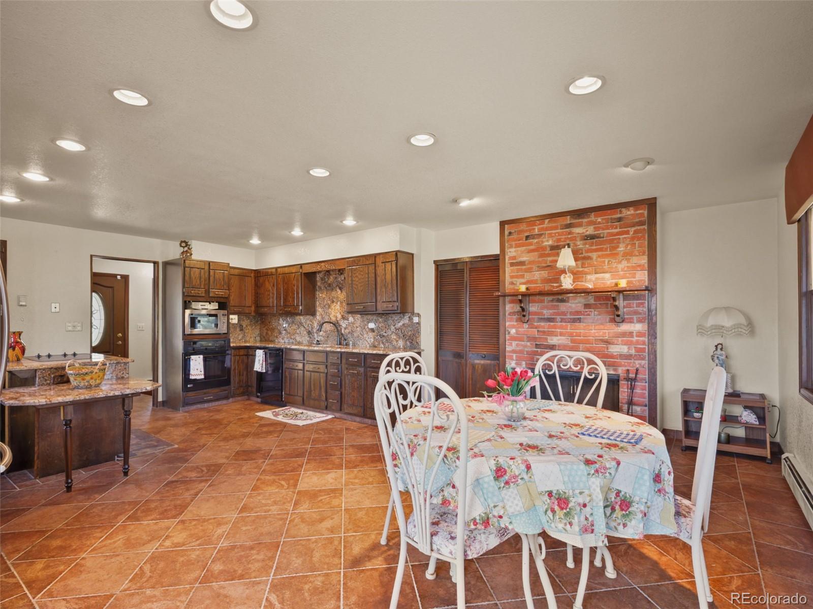 8473 Gray Fox Drive