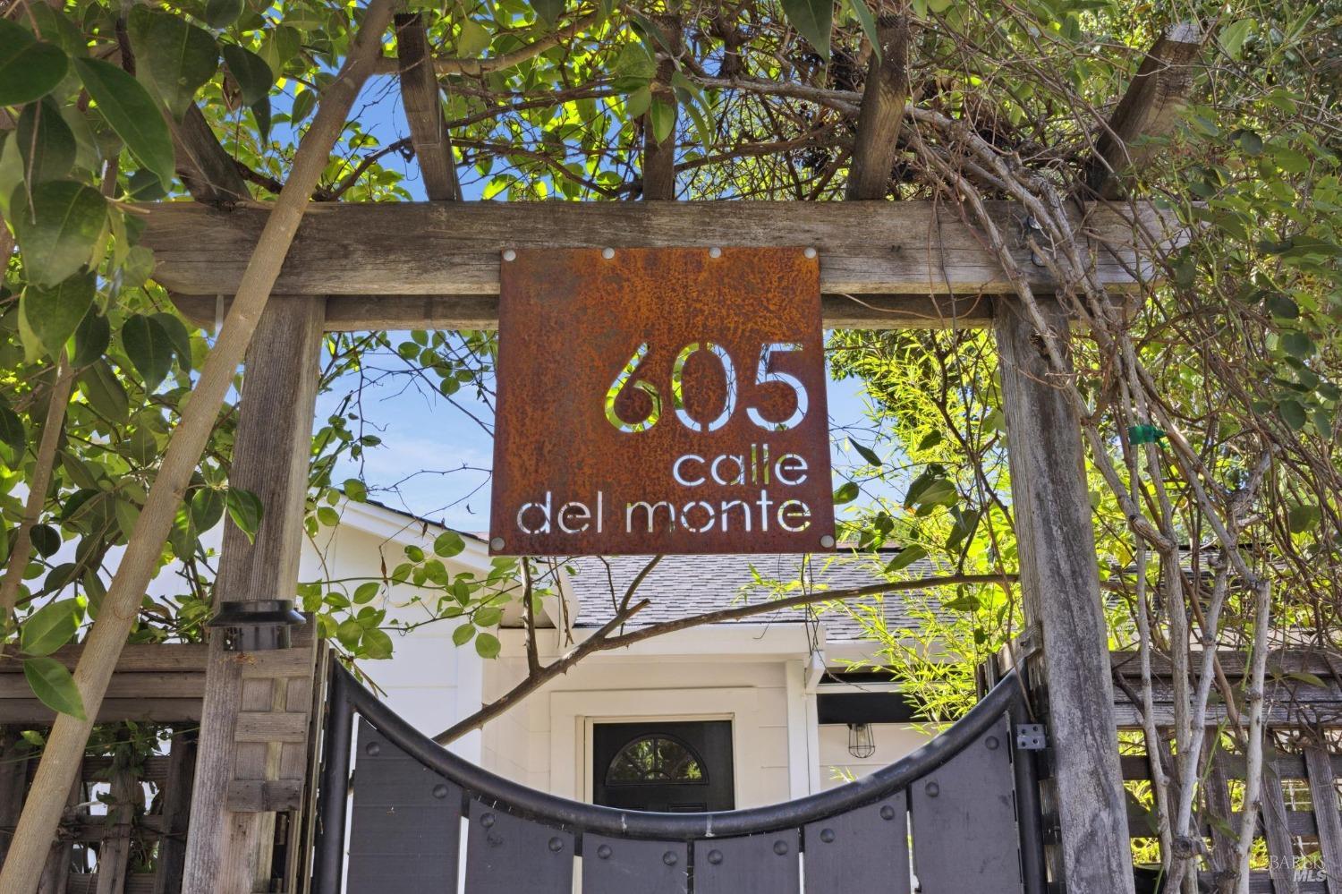 605 Calle Del Monte St