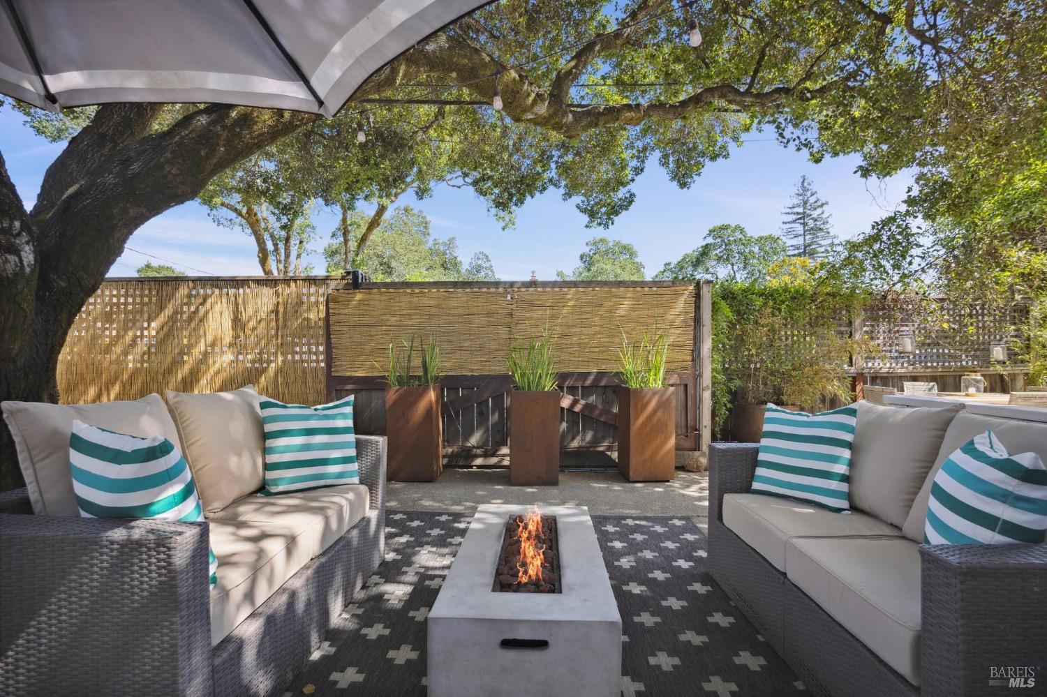 605 Calle Del Monte St