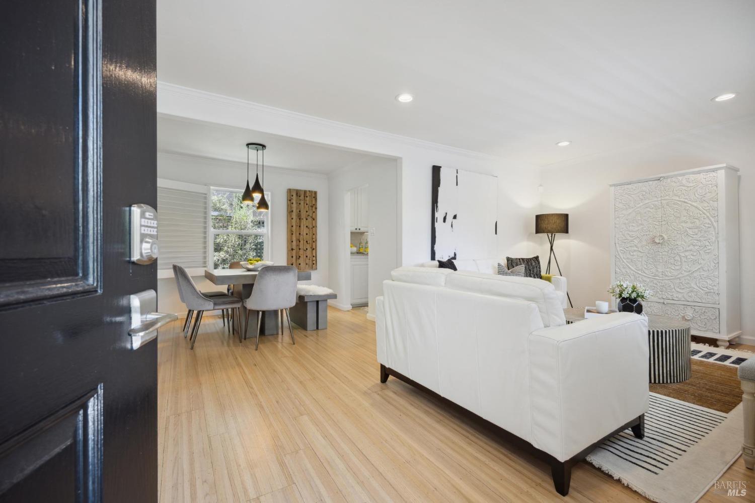 605 Calle Del Monte St