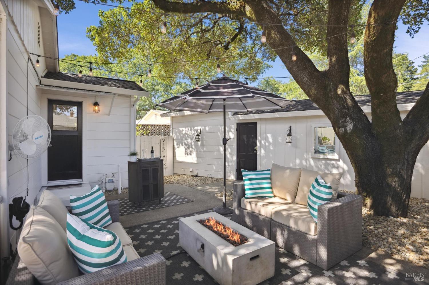 605 Calle Del Monte St