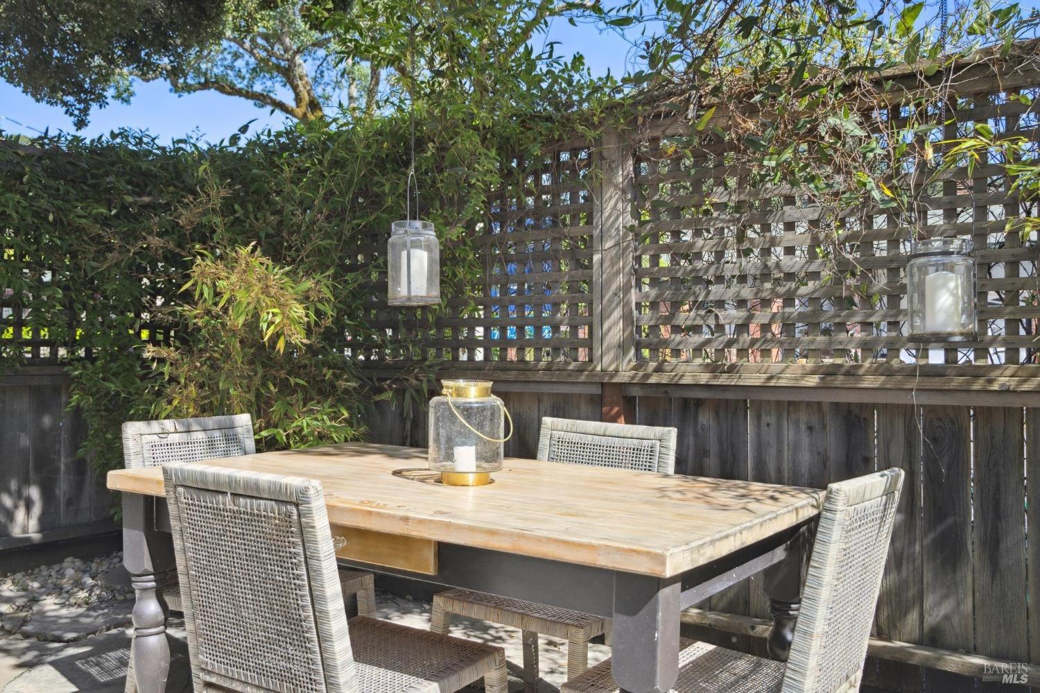 605 Calle Del Monte St