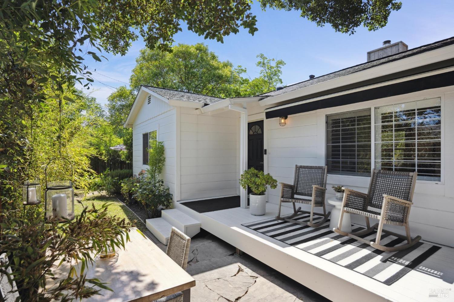 605 Calle Del Monte St