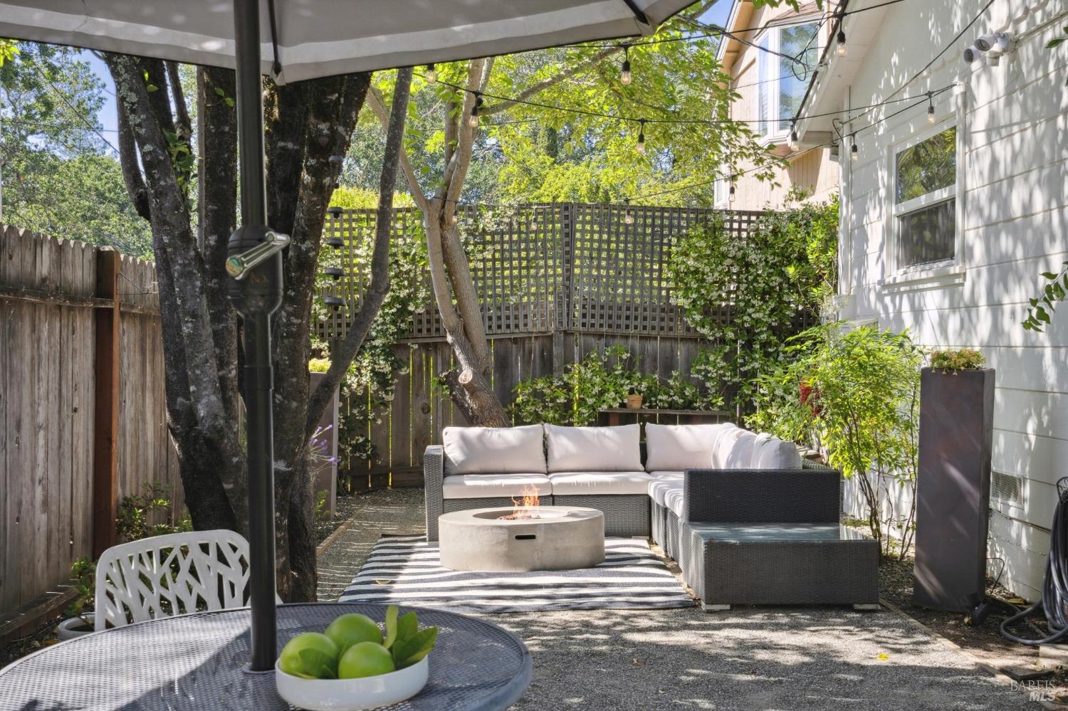 605 Calle Del Monte St