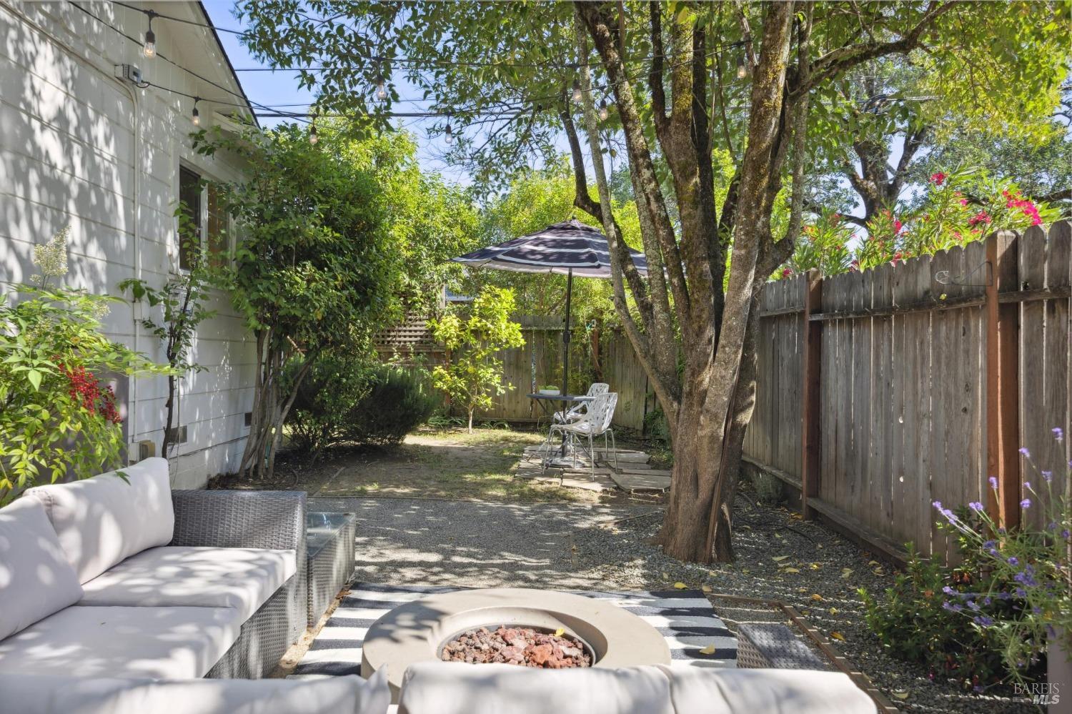 605 Calle Del Monte St