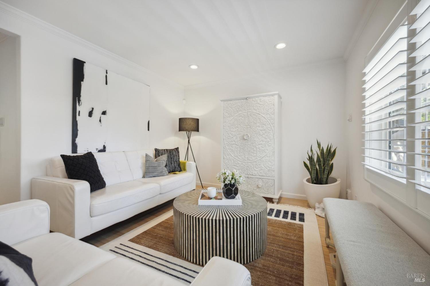 605 Calle Del Monte St