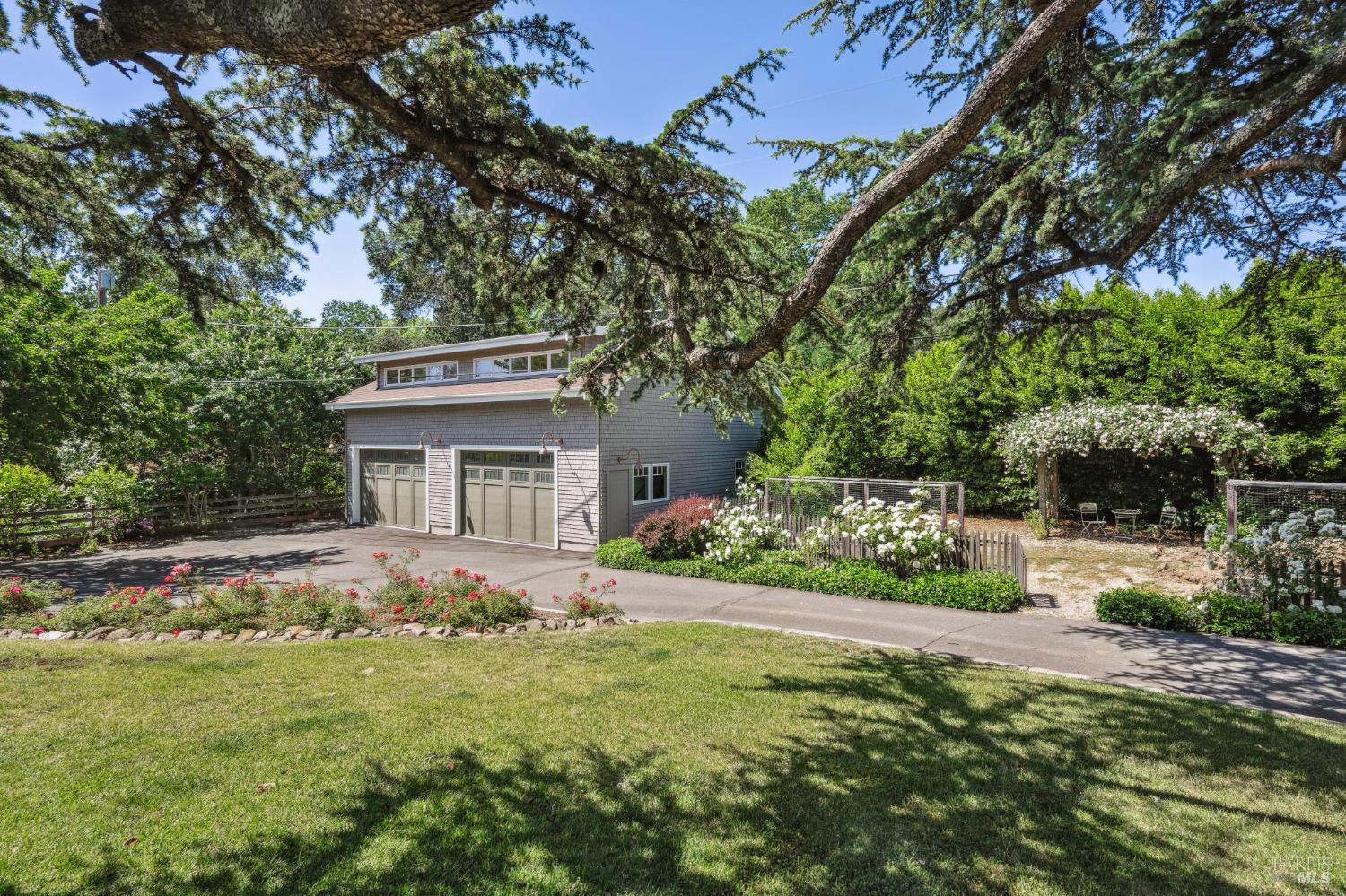 880 W Agua Caliente Rd