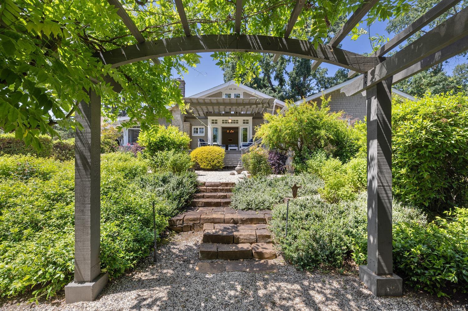 880 W Agua Caliente Rd