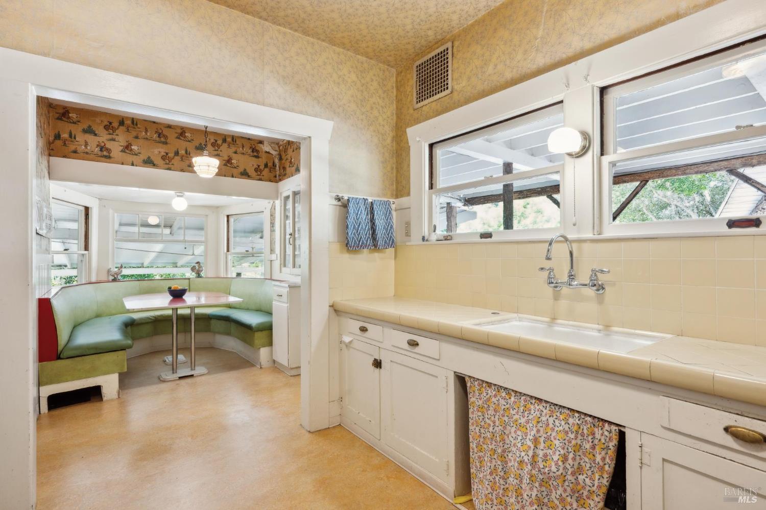 4100 Petrified Forest Rd