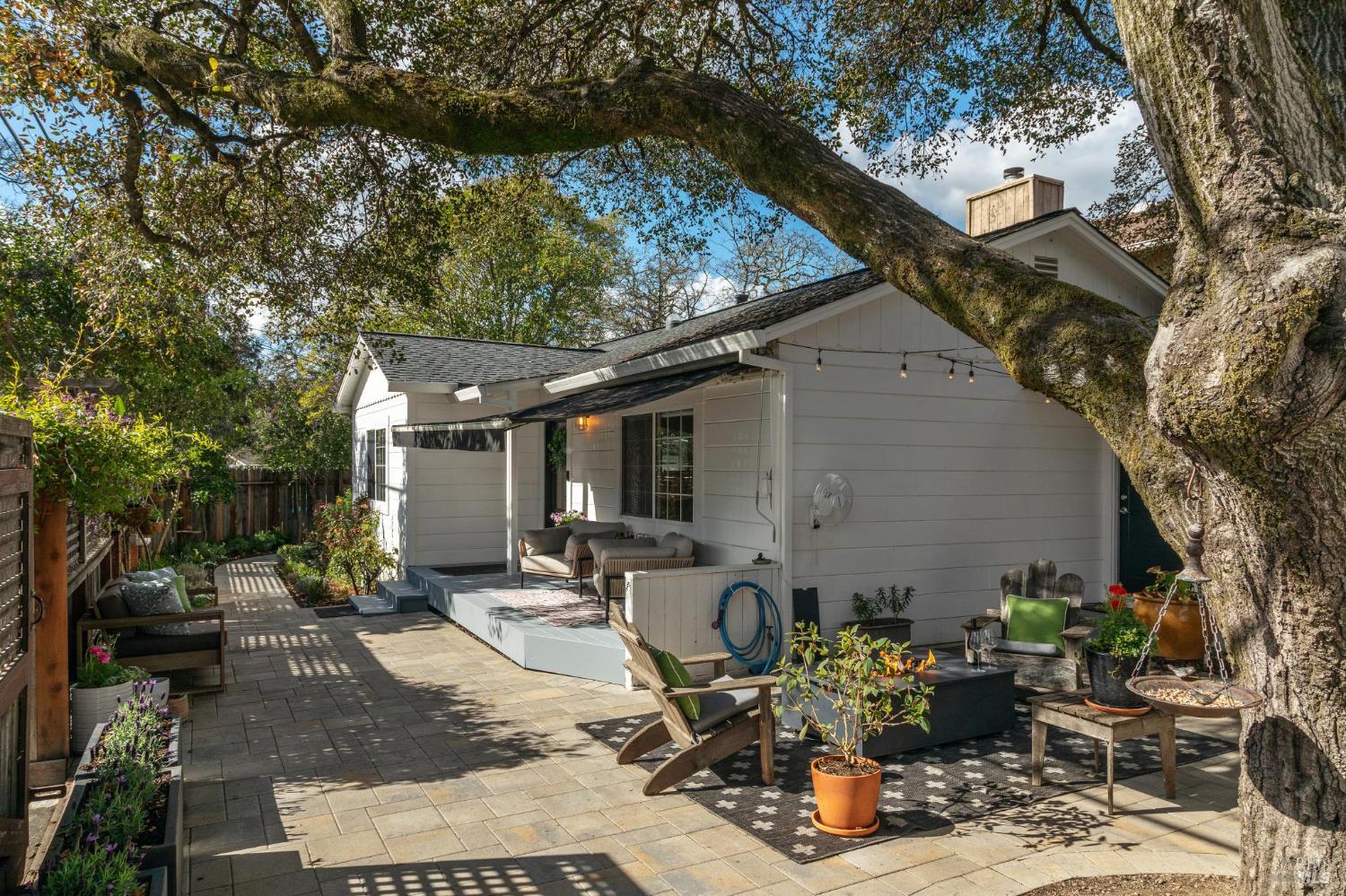 605 Calle Del Monte