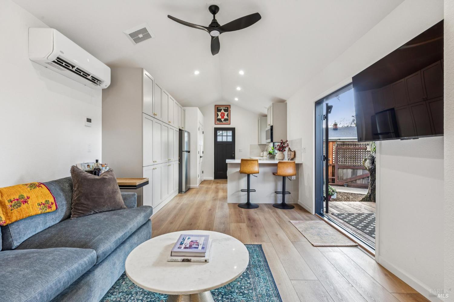 605 Calle Del Monte