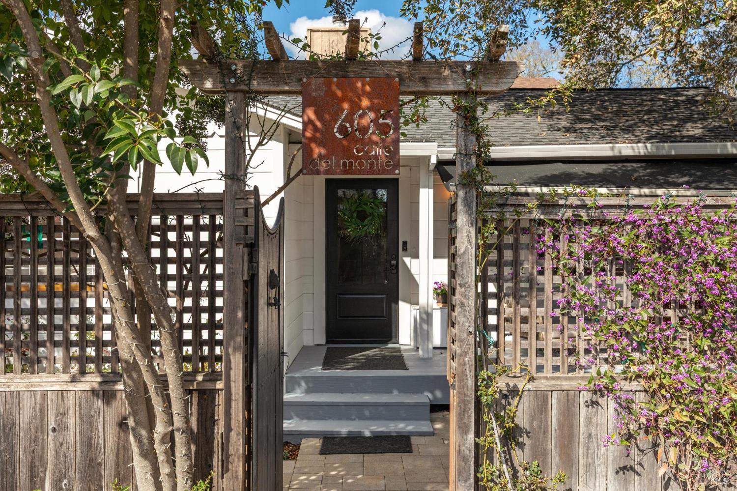 605 Calle Del Monte