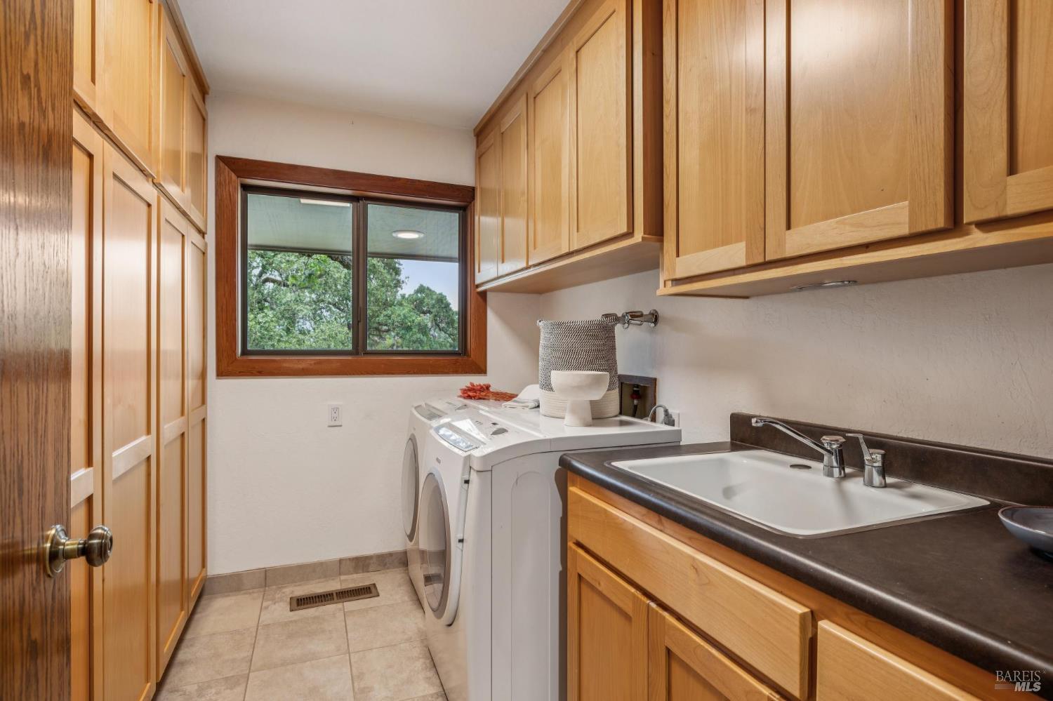 401 Oak Brook Place