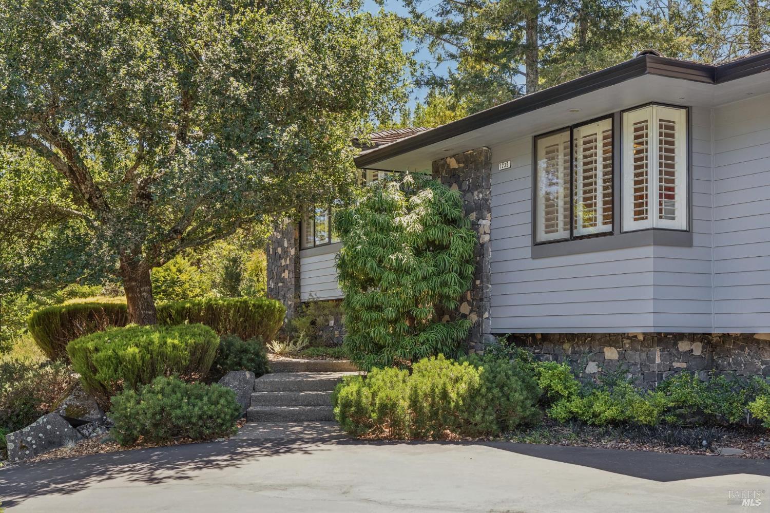 1235 White Oak Drive