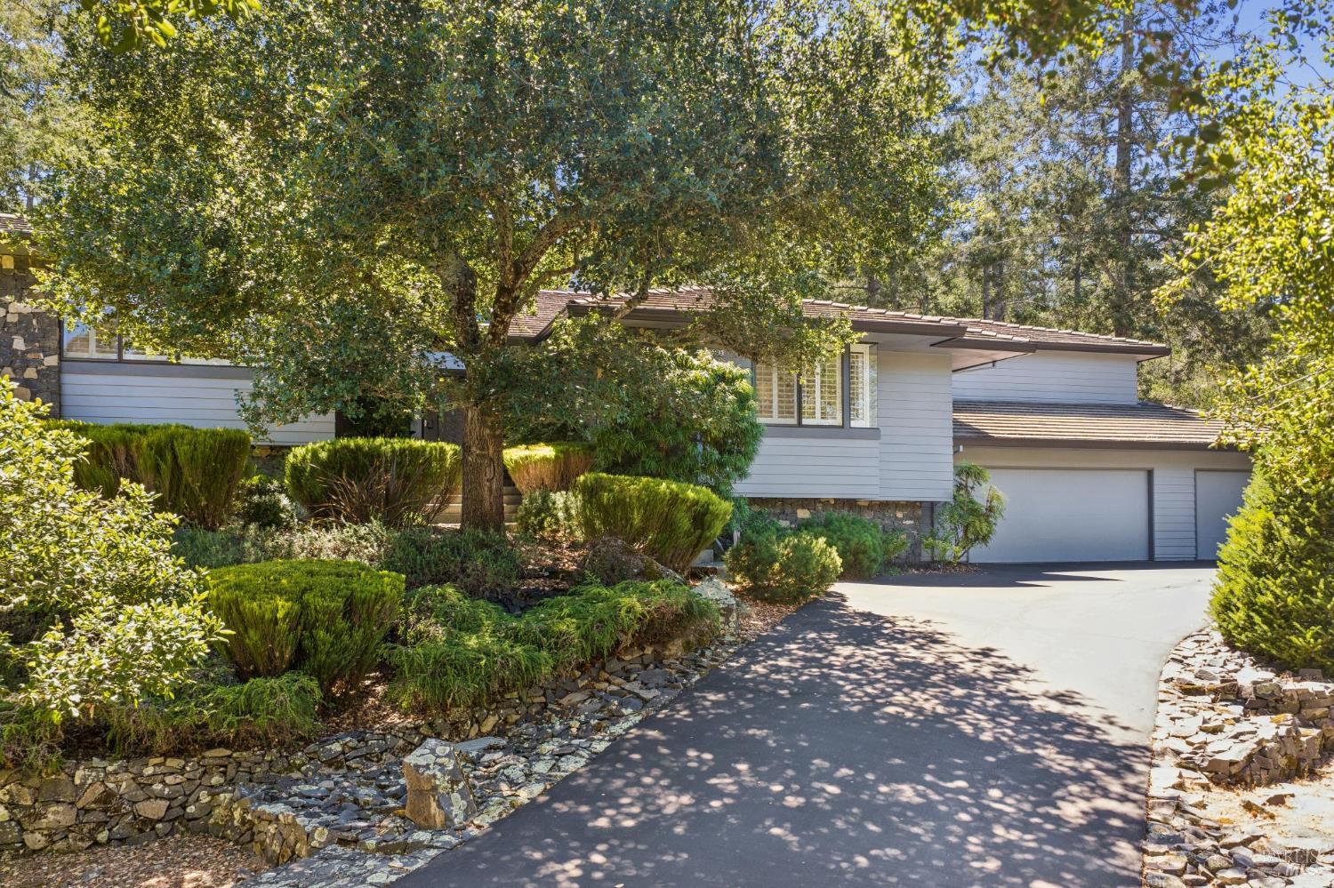 1235 White Oak Drive