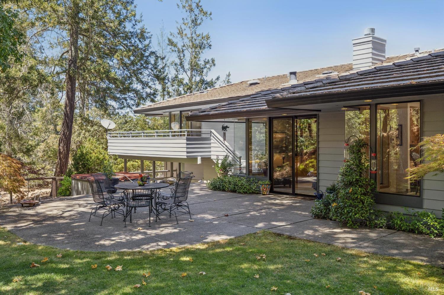 1235 White Oak Drive