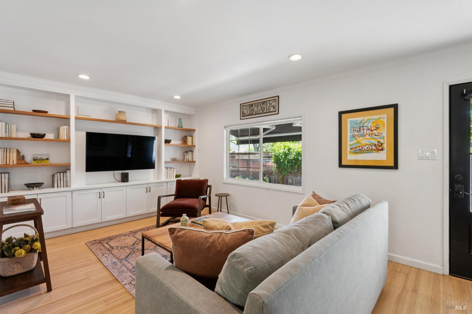 605 Calle Del Monte