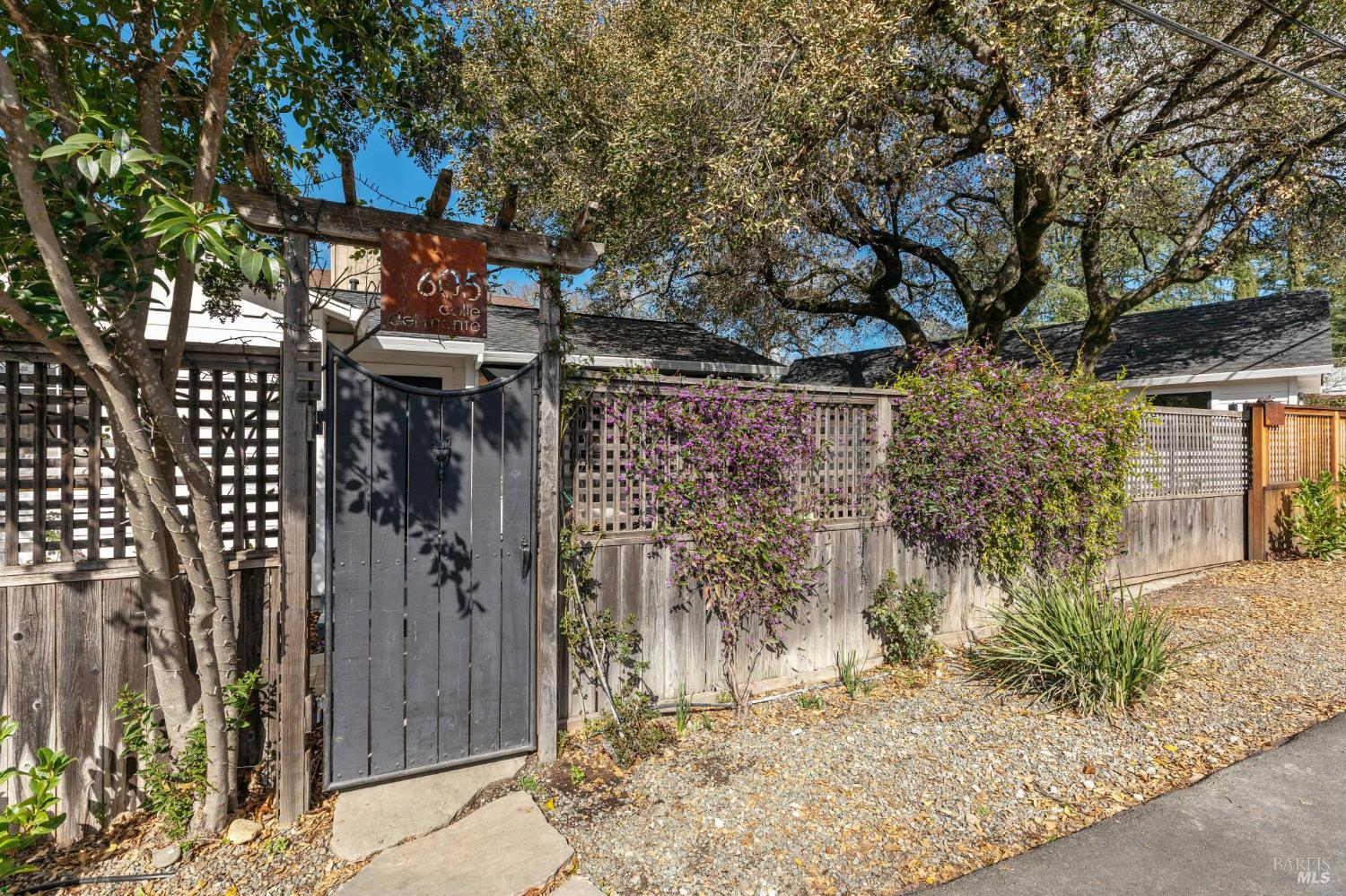 605 Calle Del Monte