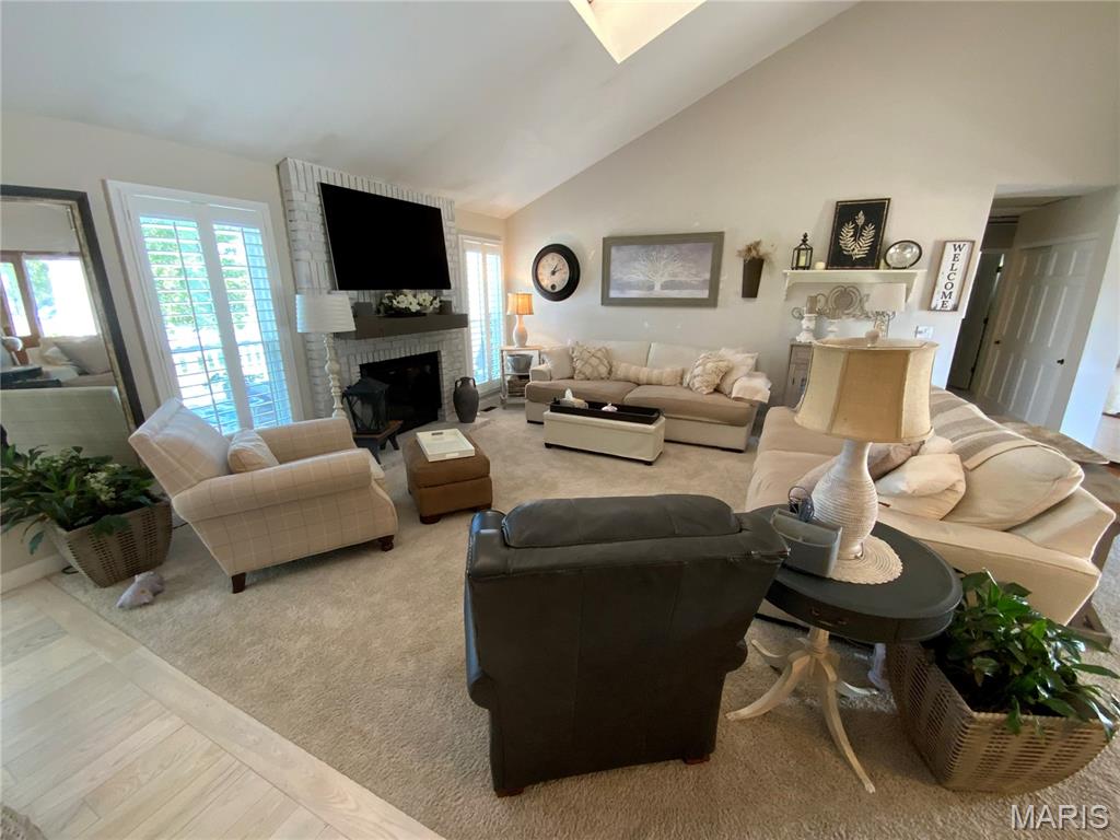 2048 Willow Trail