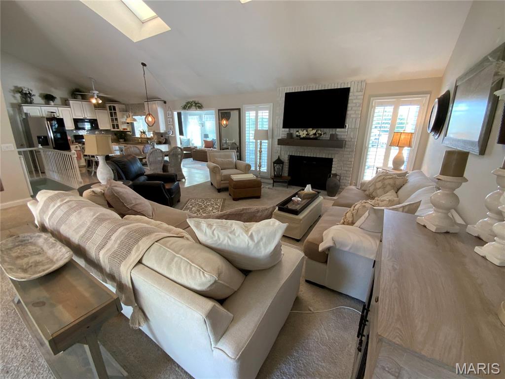 2048 Willow Trail