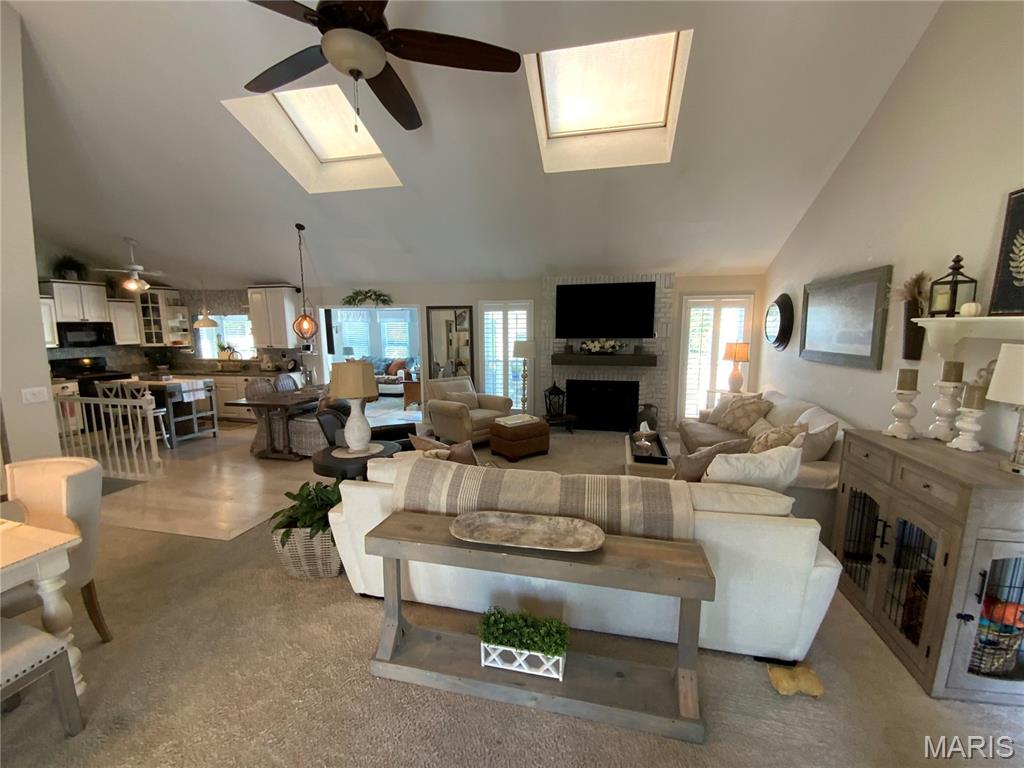 2048 Willow Trail