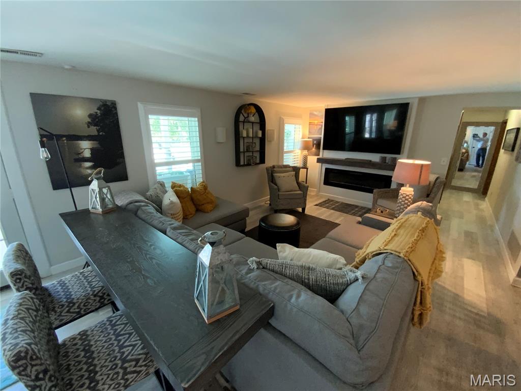 2048 Willow Trail