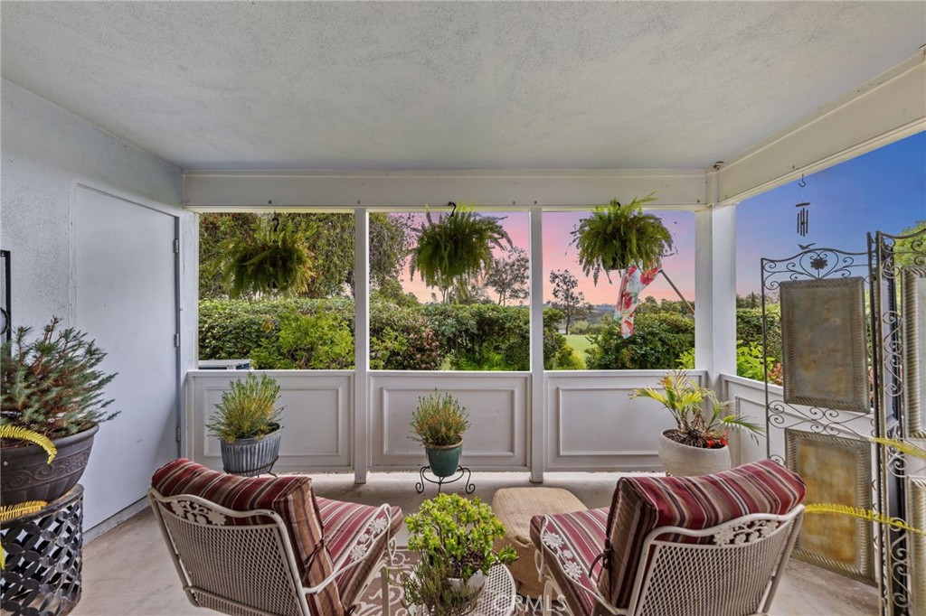 3747 Vista Campana S 80