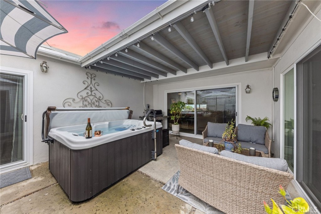 3747 Vista Campana S 80