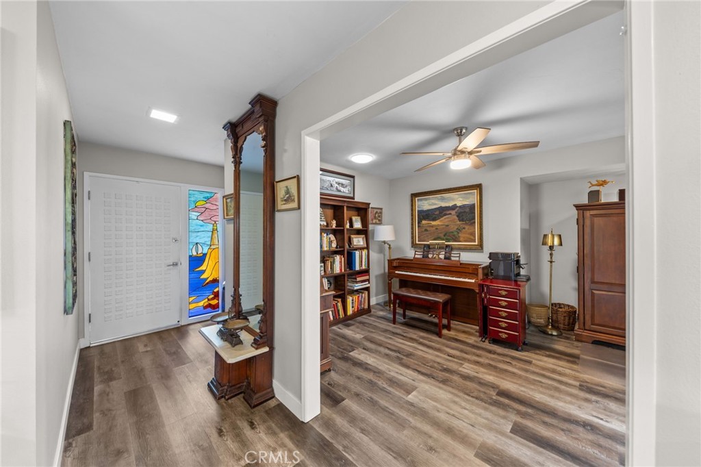 3747 Vista Campana S 80