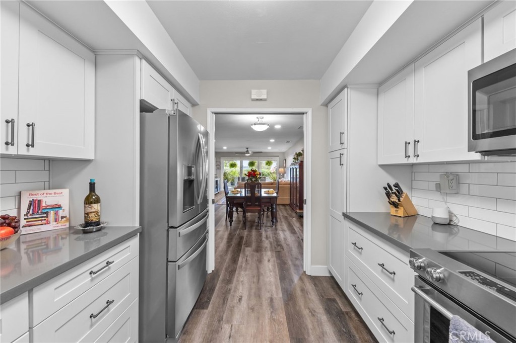 3747 Vista Campana S 80