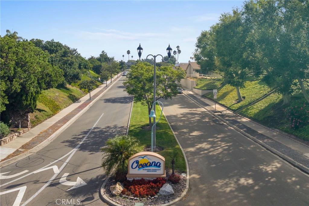 3747 Vista Campana S 80