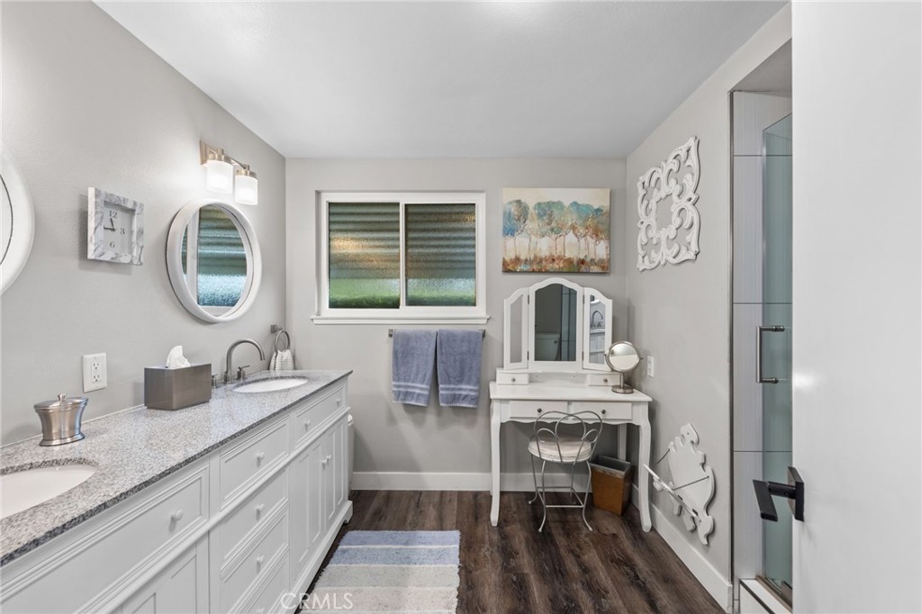 3747 Vista Campana S 80