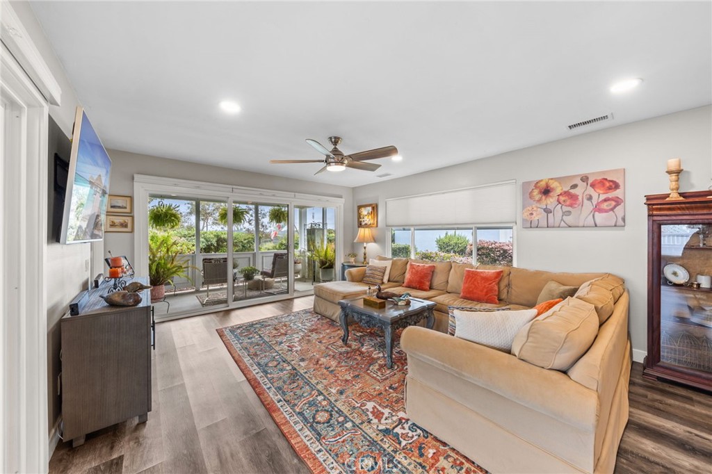 3747 Vista Campana S 80