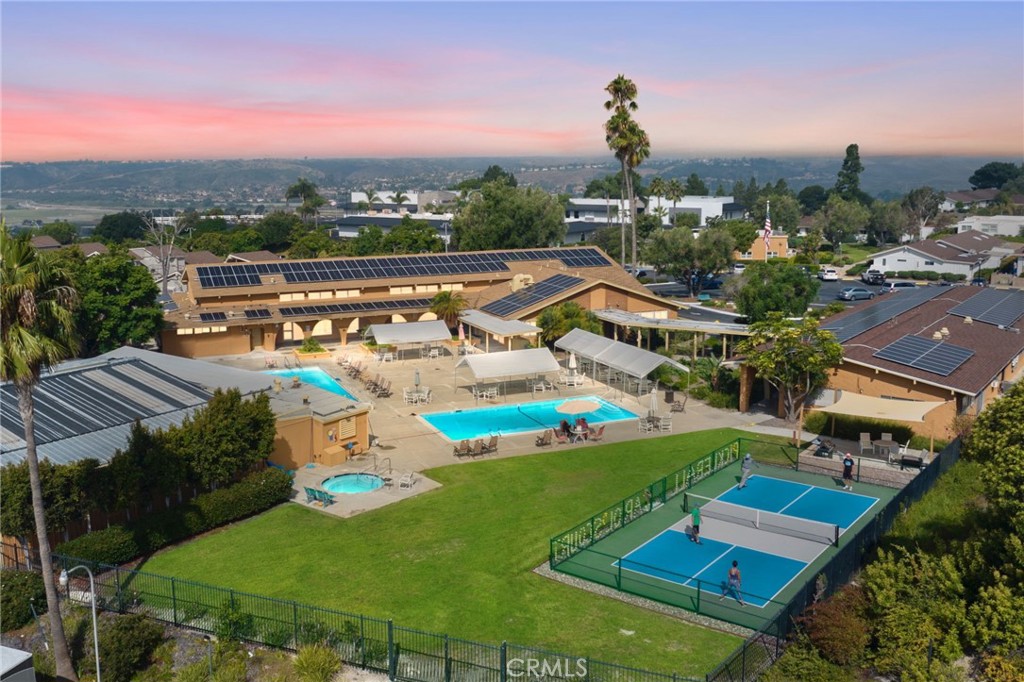 3747 Vista Campana S 80