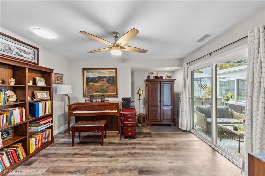 3747 Vista Campana S 80