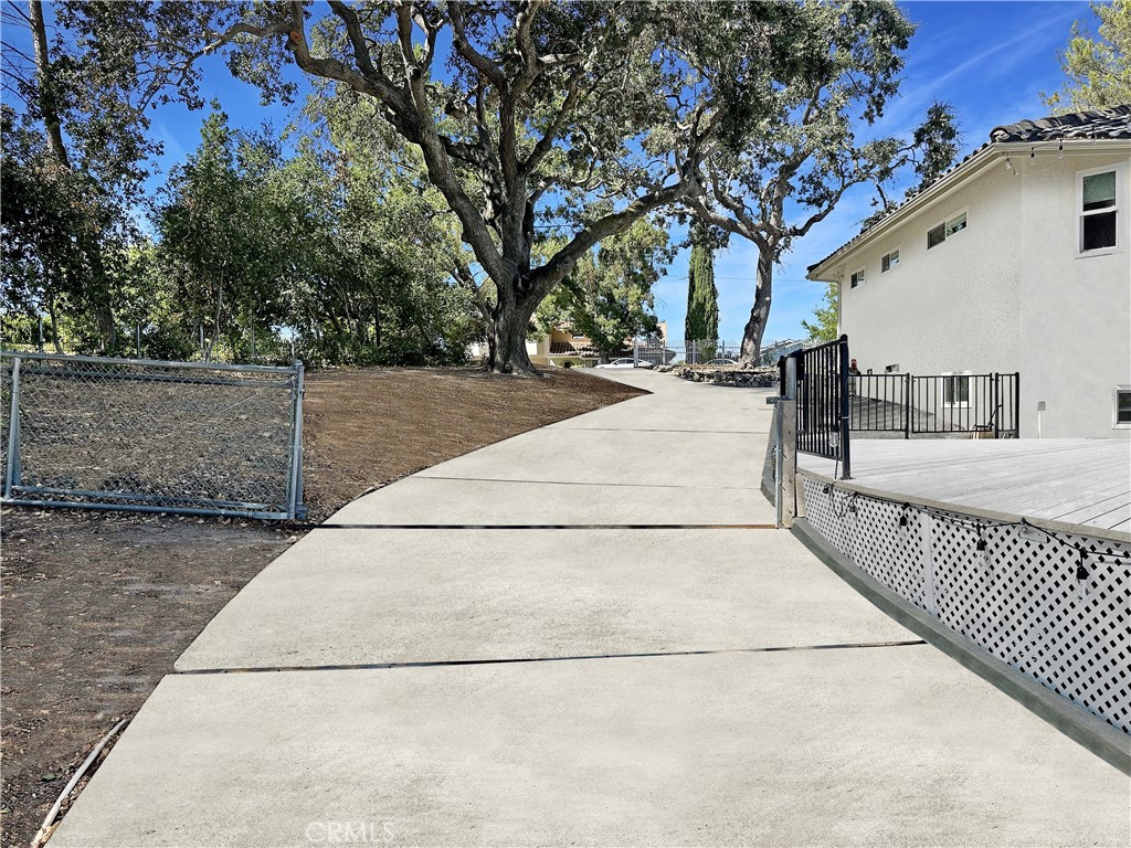1225 Templeton Hills Road