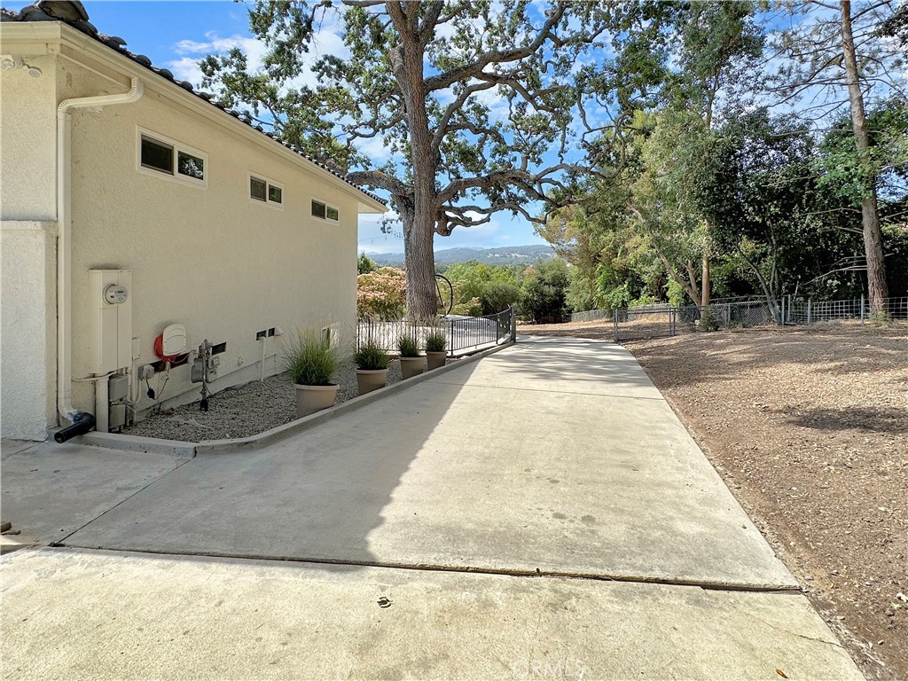 1225 Templeton Hills Road