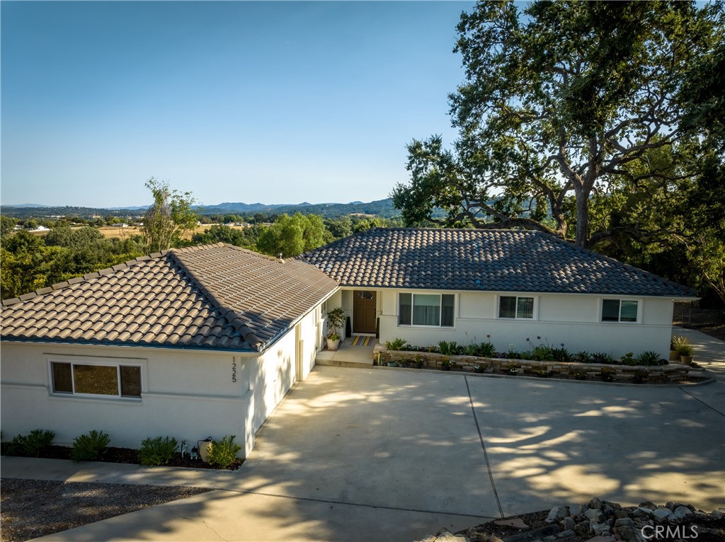 1225 Templeton Hills Road