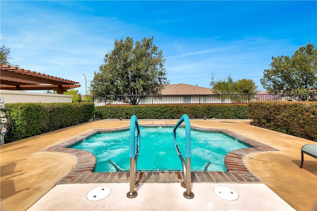 2435 Traditions Loop