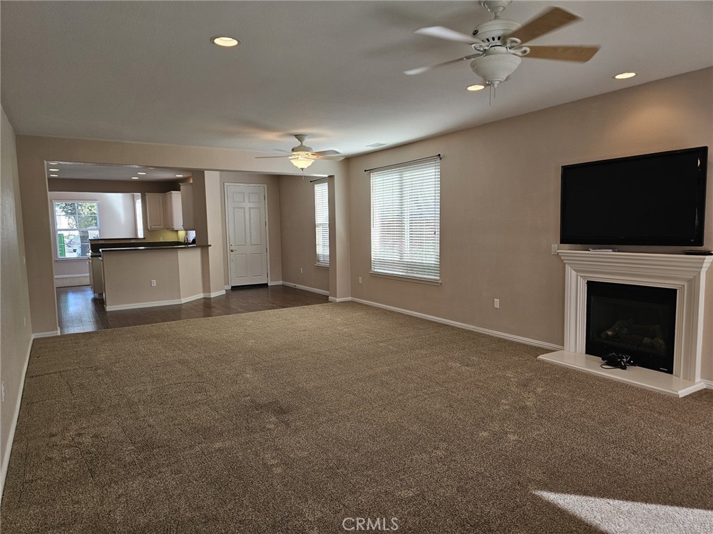 2435 Traditions Loop
