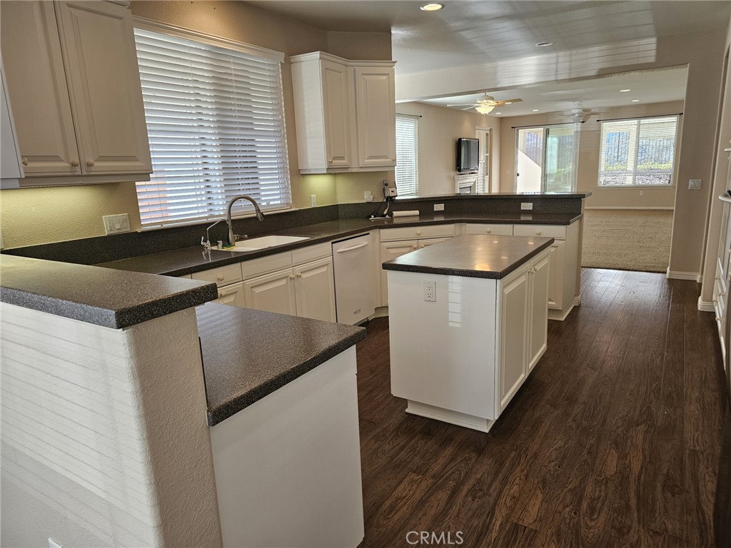 2435 Traditions Loop