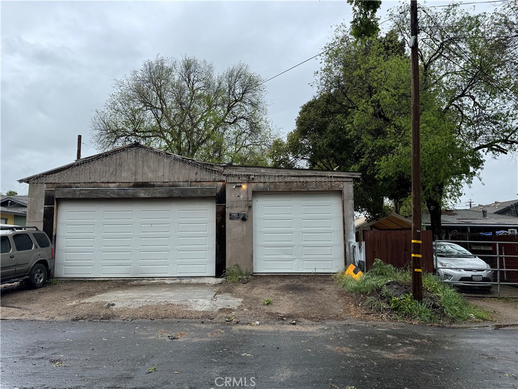 205 Oak Street